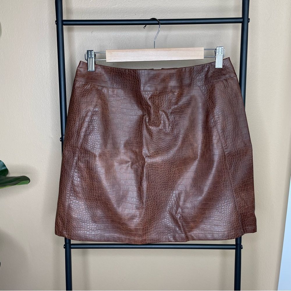 Loveriche Brown Croc Embossed Mini Skirt Size Medium NWT